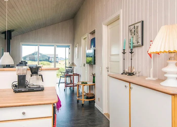 6 Person In Hjorring Lønstrup